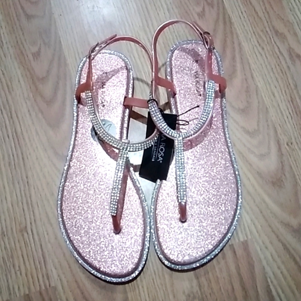 NWT VIA ROSA WOMANS SANDALS